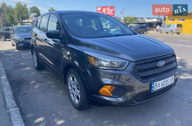 Позашляховик / Кросовер Ford Escape 2016 в 
