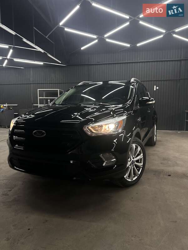 Внедорожник / Кроссовер Ford Escape 2016 в Одессе