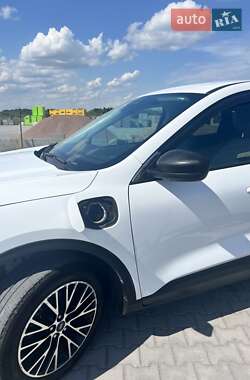Внедорожник / Кроссовер Ford Escape 2022 в 