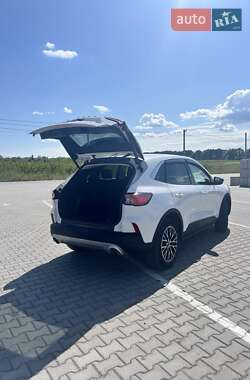 Внедорожник / Кроссовер Ford Escape 2022 в 