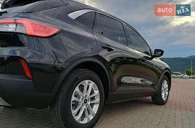 Внедорожник / Кроссовер Ford Escape 2022 в 