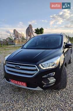 Внедорожник / Кроссовер Ford Escape 2016 в 
