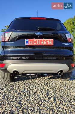 Внедорожник / Кроссовер Ford Escape 2016 в 