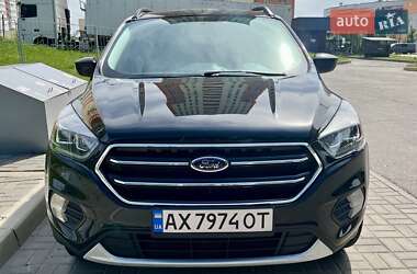 Внедорожник / Кроссовер Ford Escape 2018 в 