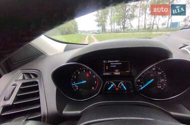 Внедорожник / Кроссовер Ford Escape 2018 в 