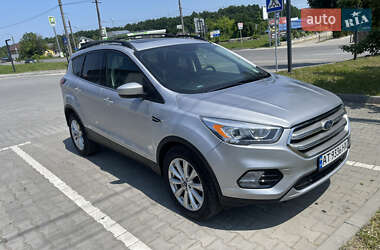 Внедорожник / Кроссовер Ford Escape 2018 в 