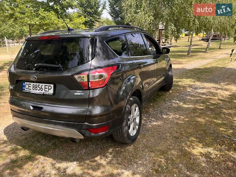 Внедорожник / Кроссовер Ford Escape 2017 в Черновцах