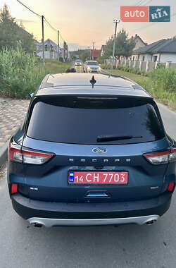 Внедорожник / Кроссовер Ford Escape 2020 в 