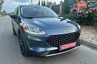 Внедорожник / Кроссовер Ford Escape 2020 в 