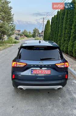Внедорожник / Кроссовер Ford Escape 2020 в 