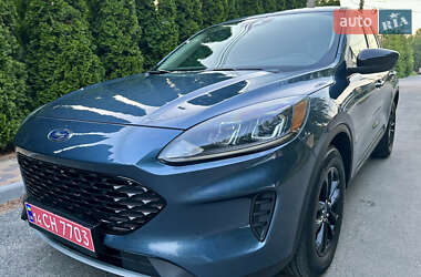 Внедорожник / Кроссовер Ford Escape 2020 в 