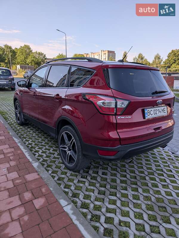 Позашляховик / Кросовер Ford Escape 2017 в Львові