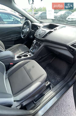 Внедорожник / Кроссовер Ford Escape 2014 в 