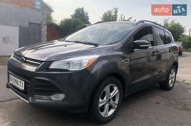Позашляховик / Кросовер Ford Escape 2015 в 