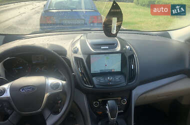 Позашляховик / Кросовер Ford Escape 2015 в 
