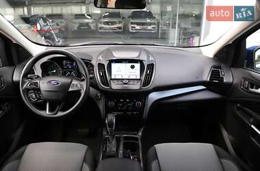 Внедорожник / Кроссовер Ford Escape 2019 в 