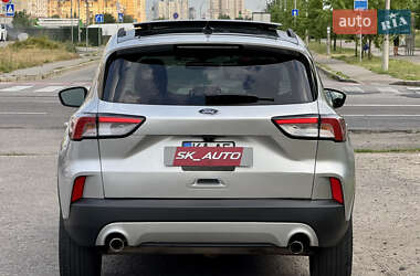 Внедорожник / Кроссовер Ford Escape 2020 в 