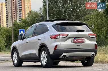 Внедорожник / Кроссовер Ford Escape 2020 в 