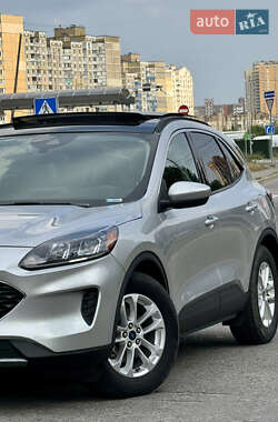 Внедорожник / Кроссовер Ford Escape 2020 в 