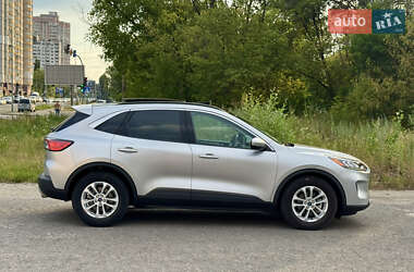 Внедорожник / Кроссовер Ford Escape 2020 в 