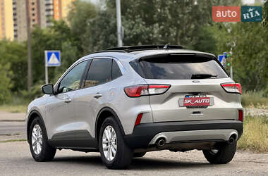 Внедорожник / Кроссовер Ford Escape 2020 в 