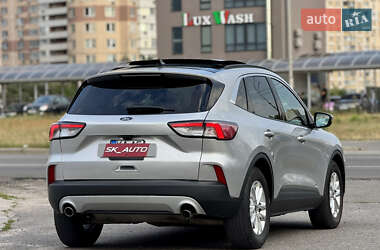Внедорожник / Кроссовер Ford Escape 2020 в 
