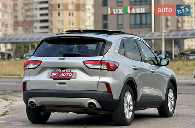 Внедорожник / Кроссовер Ford Escape 2020 в 