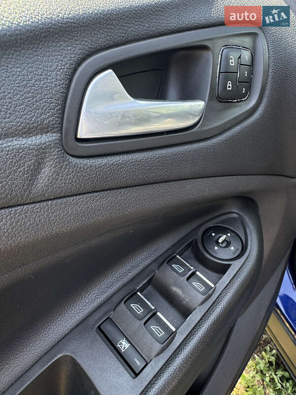 Внедорожник / Кроссовер Ford Escape 2012 в Харькове