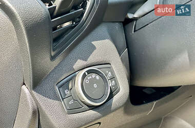 Внедорожник / Кроссовер Ford Escape 2016 в 