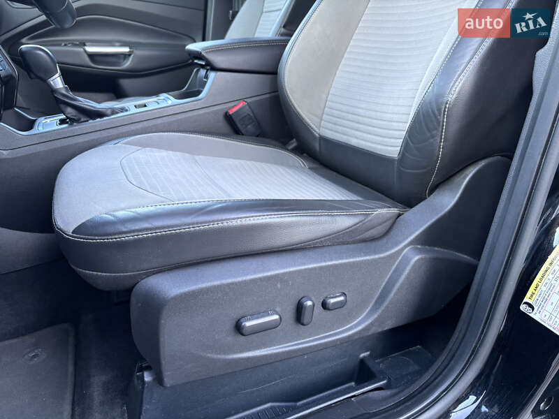 Внедорожник / Кроссовер Ford Escape 2016 в Киеве