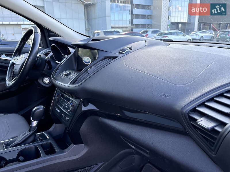 Внедорожник / Кроссовер Ford Escape 2016 в Киеве