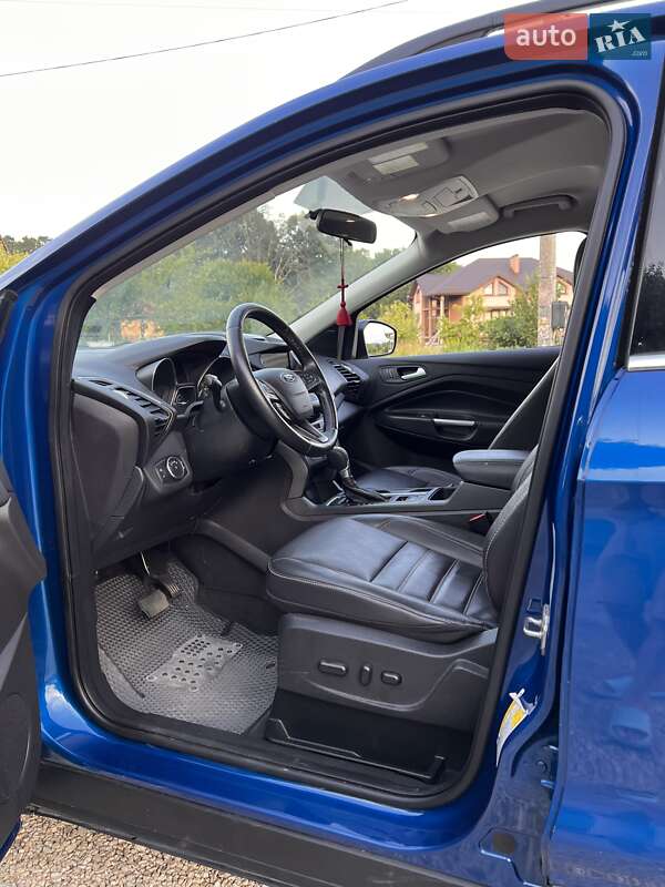 Внедорожник / Кроссовер Ford Escape 2018 в Львове