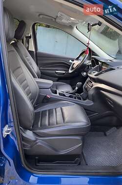 Внедорожник / Кроссовер Ford Escape 2018 в 