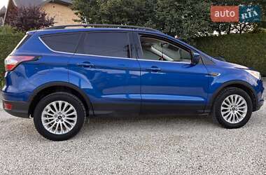 Внедорожник / Кроссовер Ford Escape 2018 в 