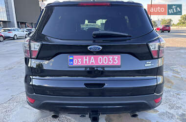 Позашляховик / Кросовер Ford Escape 2016 в 