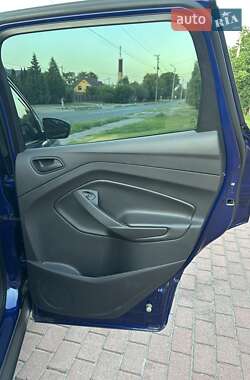Внедорожник / Кроссовер Ford Escape 2015 в 