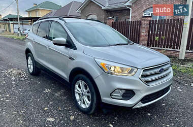 Внедорожник / Кроссовер Ford Escape 2019 в 