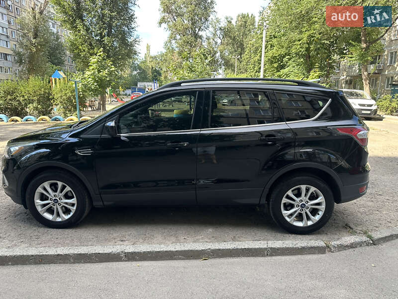 Внедорожник / Кроссовер Ford Escape 2016 в Днепре