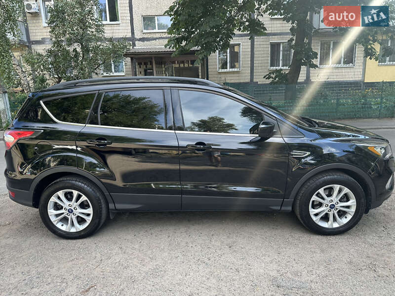 Внедорожник / Кроссовер Ford Escape 2016 в Днепре