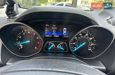 Внедорожник / Кроссовер Ford Escape 2016 в 