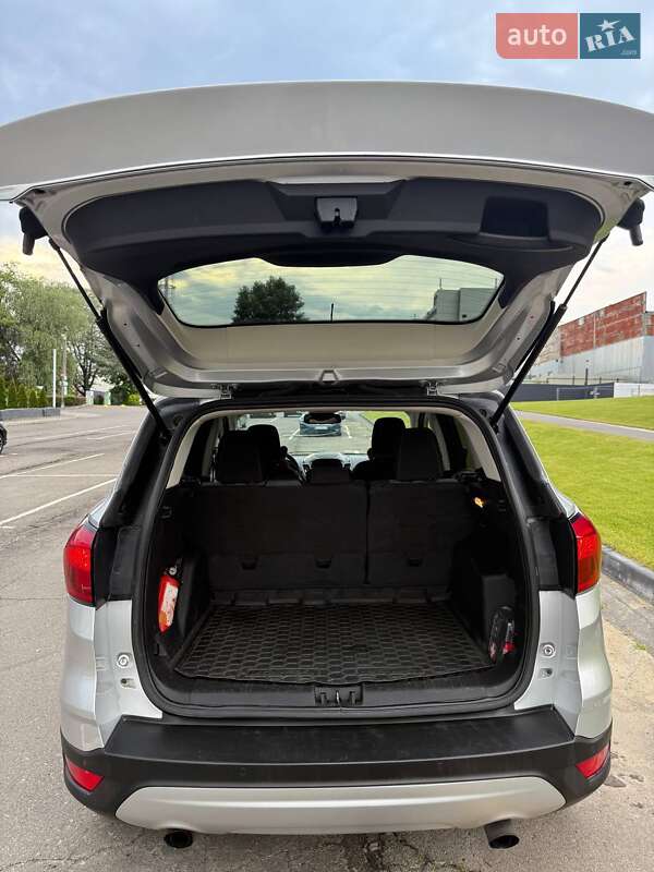Внедорожник / Кроссовер Ford Escape 2018 в Броварах