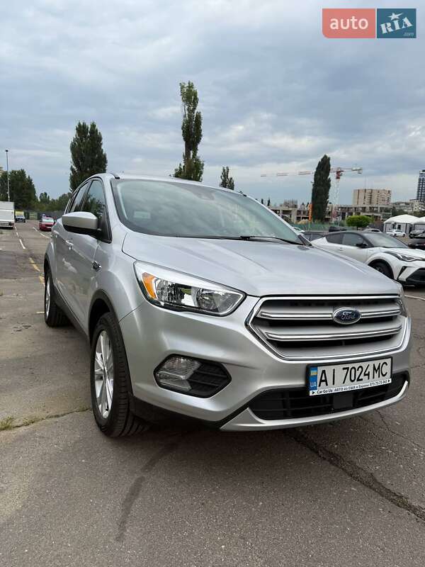 Внедорожник / Кроссовер Ford Escape 2018 в Броварах