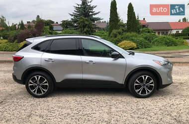 Внедорожник / Кроссовер Ford Escape 2021 в 