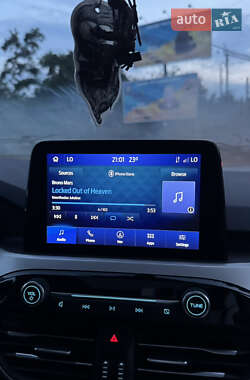 Внедорожник / Кроссовер Ford Escape 2022 в 