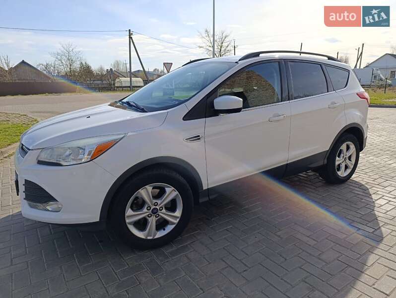 Внедорожник / Кроссовер Ford Escape 2014 в 
