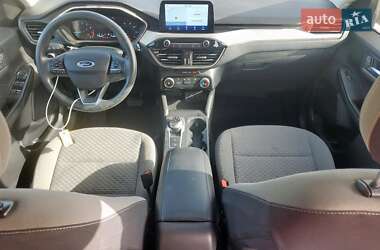 Внедорожник / Кроссовер Ford Escape 2021 в 