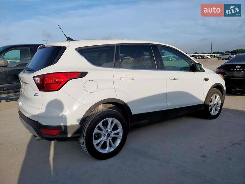 Позашляховик / Кросовер Ford Escape 2019 в Львові
