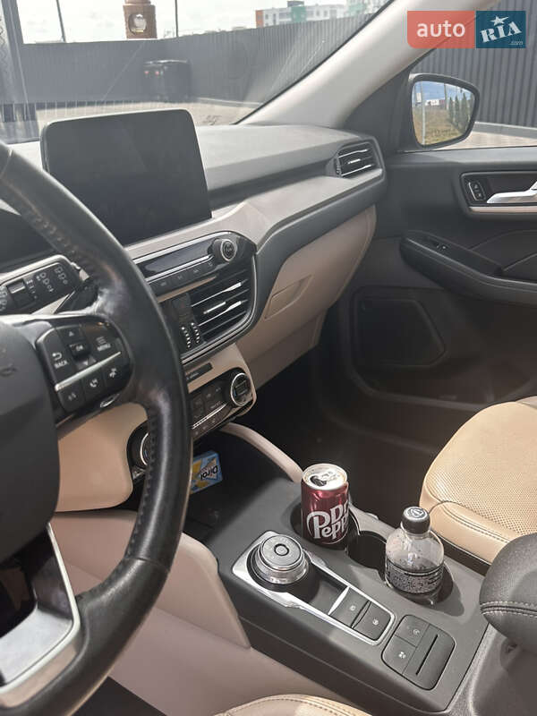 Внедорожник / Кроссовер Ford Escape 2021 в Киеве