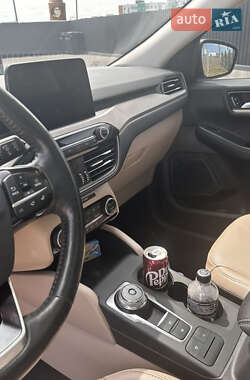Внедорожник / Кроссовер Ford Escape 2021 в 