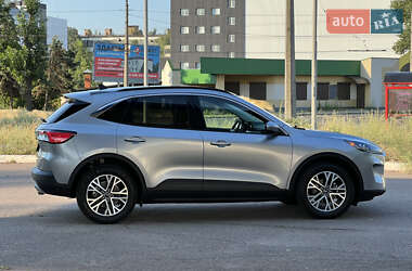 Внедорожник / Кроссовер Ford Escape 2021 в 